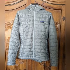 Womens M Gray Patagonia Nano Puff Hoody
